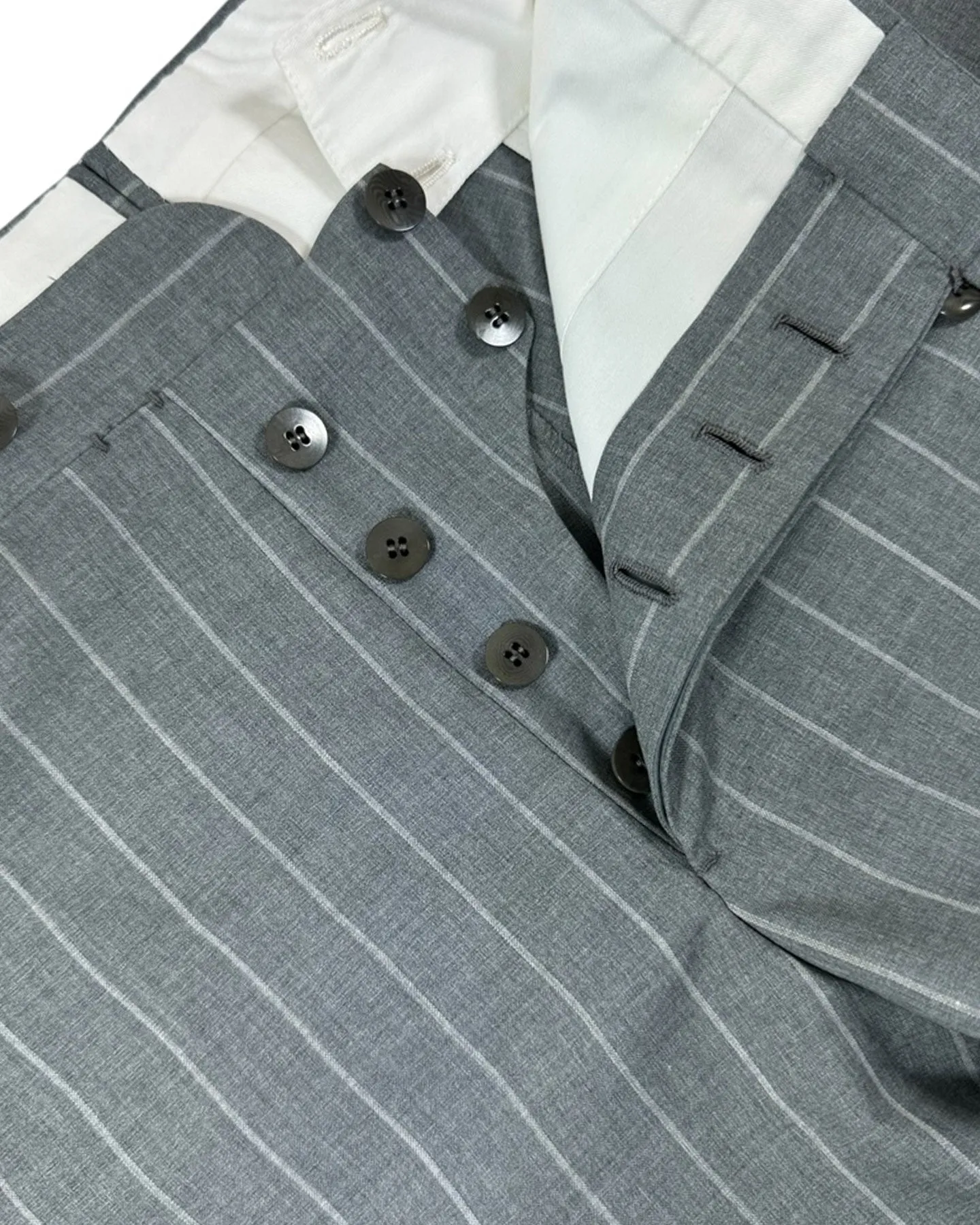 Cesare Attolini Suit Gray Stripes Peak Lapel EU 46/ US 36