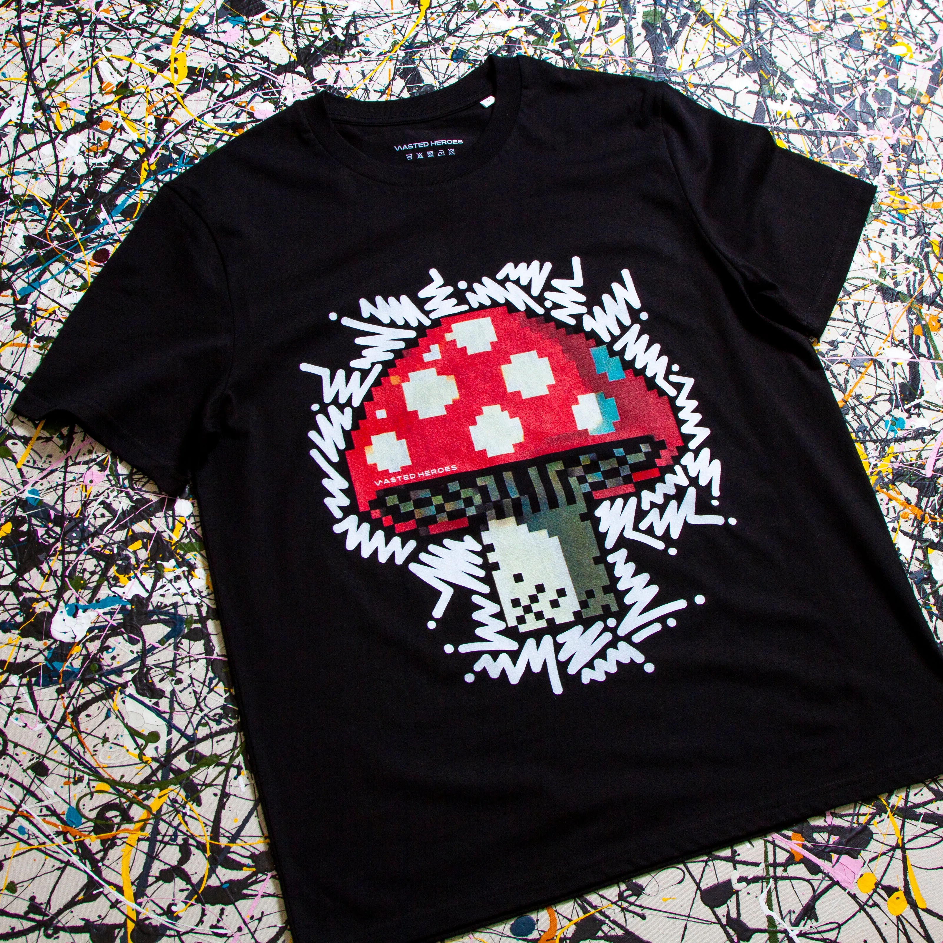 Doodle Pixel Shroom Front Print - Tshirt - Black