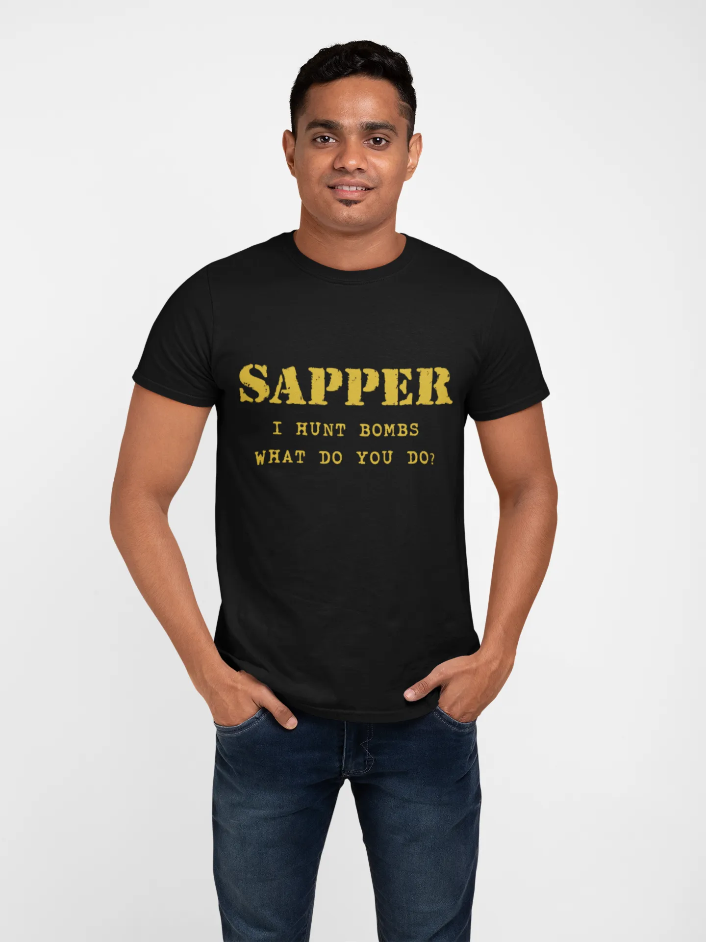 Sapper T-shirt - I Hunt Bombs (Men)