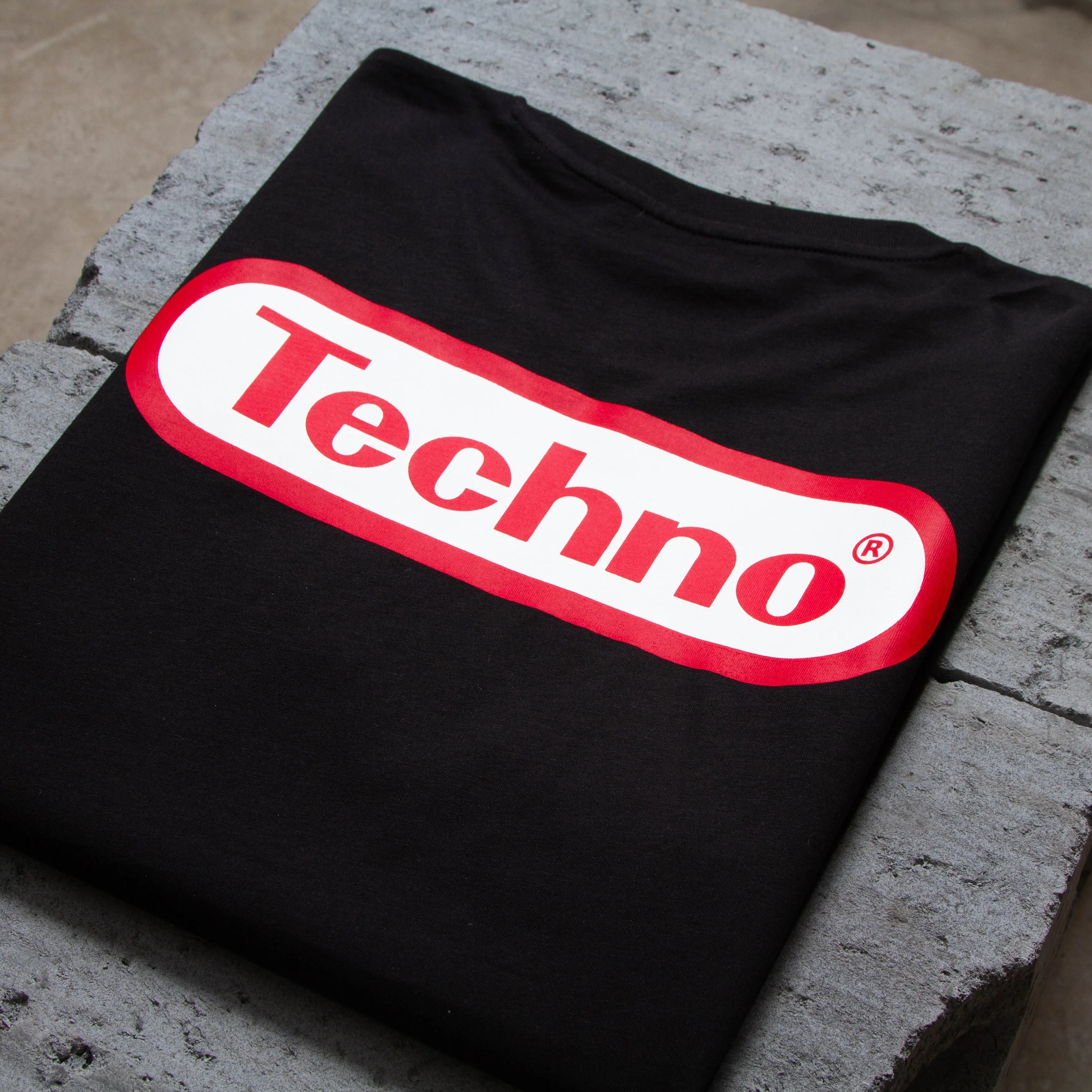 Super Techno Front Print - Tshirt - Black